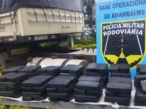 Carga de 129 quilos de coca&iacute;na &eacute; apreendida em cabine de carreta