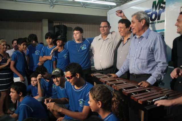  &ldquo;Investimentos ajudam a tirar a gurizada da rua&rdquo;, diz governador