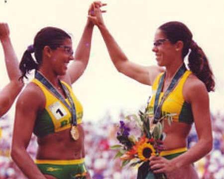  Ouro no V&ocirc;lei, Jackie vem a Capital divulgar caravana Esporte e Cidadania