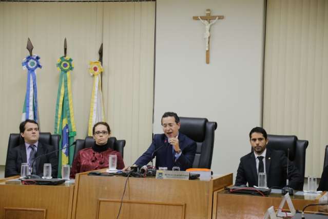 Advogados apontam fragilidade em den&uacute;ncia contra 24 investigados