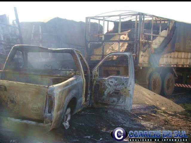  Acidente envolvendo quatro carretas mata motorista na BR-163 