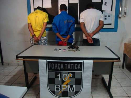  Adolescentes s&atilde;o apreendidos com pistola comprada por R$ 600