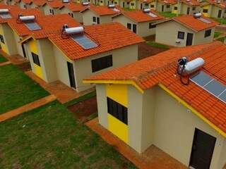 Governo entregou 10 mil casas populares nos últimos 2 anos em MS Governo entregou 10 mil casas populares nos últimos 2 anos em MS