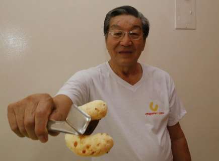 O negócio deu tão certo na cidade, que já tem japonês vendendo chipa paraguaia
