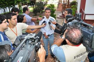 Nelsinho deu entrevista na Esplanada dos Ferroviários (foto: João Garrigó/Campo Grande News)