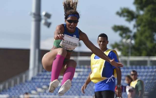 Saltadora a dist&acirc;ncia do MS concorre a pr&ecirc;mio de melhor paratleta de 2015
