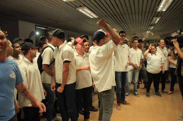 Protesto de trabalhadores da JBS interrompe abates em Campo Grande