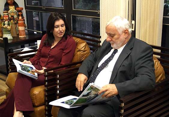 Simonte Tebet recebe embaixador da Hungria para tratar de cultura e economia