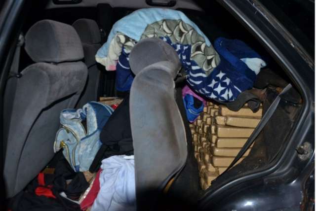 Brasileiro &eacute; preso com 400 quilos de maconha na fronteira