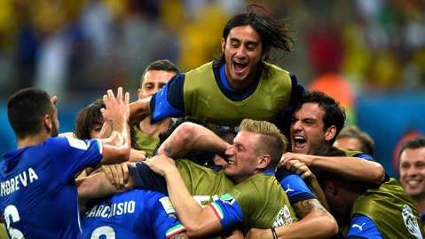 No "grupo da morte", Itália vence clássico contra Inglaterra por 2 a 1