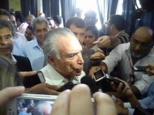 Temer diz que vit&oacute;ria de Nelsinho e Simone ser&aacute; garantida no Estado