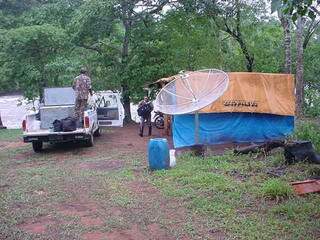 Durante o período de defeso, policiais ambientais permaneceram acampados em vários pontos próximos onde peixes ficam vulneráveis (Foto: PMA)