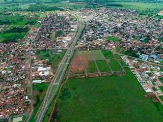 Vista aérea de Bataguassu, onde revisão eleitoral terá início em 1º de outubro. (Foto: Assecom/PMB/Divulgação)