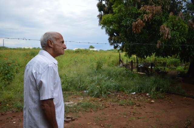 Casa feita com madeira da ferrovia resiste no tempo e na mem&oacute;ria de seu Valdemar