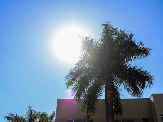 Massa de ar fria provoca chuva e queda de temperatura no Estado
