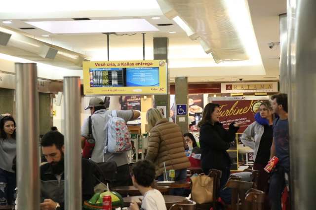 Novas regras provocam aumento em cinco vezes de autoriza&ccedil;&atilde;o para viagem