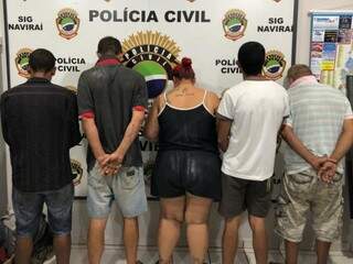 Suspeito foram presos e levados para a delegacia (Foto: Divulgação PC)