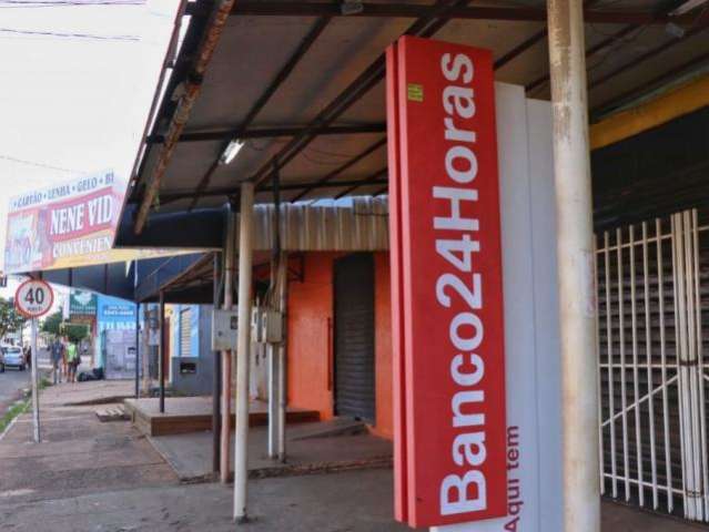 Trio &eacute; suspeito de fazer churrasco para disfar&ccedil;ar roubo a caixa eletr&ocirc;nico