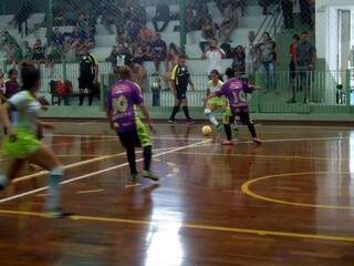 Copa Pelezinho movimenta equipes femininas de futsal ao longo do ano (Foto: Divulgação)
