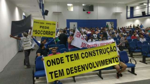 Ministro mant&eacute;m regras e construtores pedem ajuda para n&atilde;o demitir 14 mil