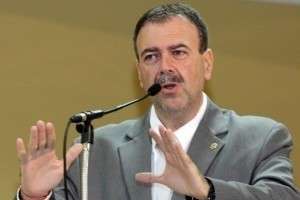 Promotor investiga vereador e mais quatro m&eacute;dicos por faltar ao servi&ccedil;o