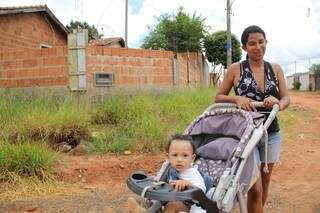 No final do Arco-Íris não tem pote de ouro, apenas um bebê com fome na hora do almoço. (Foto: Marcos Ermínio)