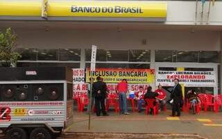Encerramento dos atendimentos prejudica cerca de 300 bancários de Dourados e região. (Foto: Sindicato dos Bancários de Dourados)