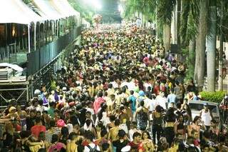 Foliões do Bloco Xupeta em um dos dias do Carnaval Cultural de Corumbá. (Foto:Marcos Ermínio)