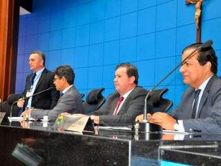 Deputados aprovam projeto que visa diminuir fraudes em documentos