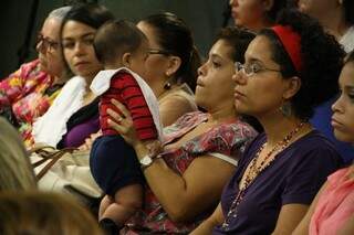 Mães se unem na luta para acabar com abusos na hora do nascimento dos filhos (Foto: Marcos Ermínio)