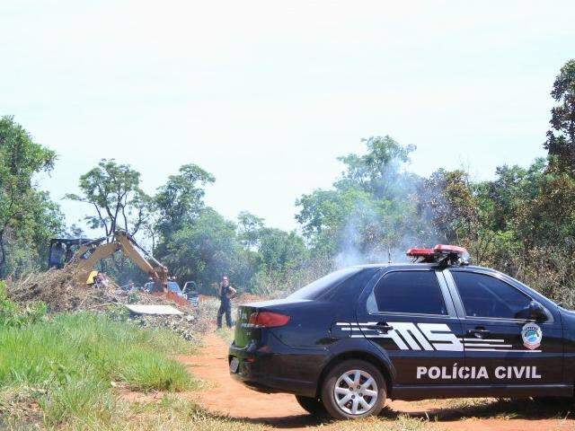 Pol&iacute;cia encontra s&eacute;tima ossada em &quot;cemit&eacute;rio&quot; de criminosos no Veraneio