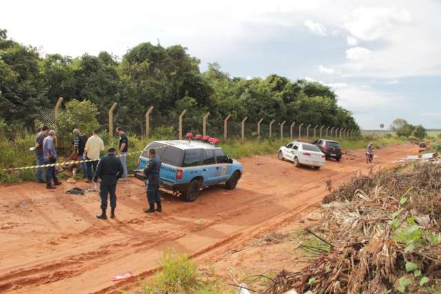V&iacute;tima de suposto sequestro &eacute; encontrada morta com dois tiros