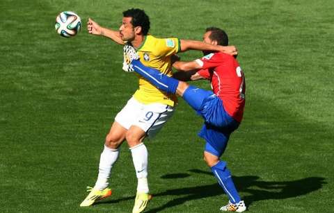 Brasil e Chile empatam no tempo normal e jogo vai para prorrogação