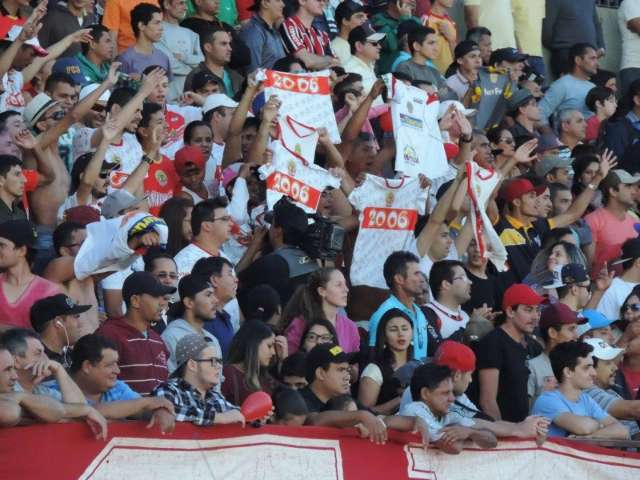 Sete de Dourados bate recorde de p&uacute;blico em 1&ordm; jogo da decis&atilde;o 