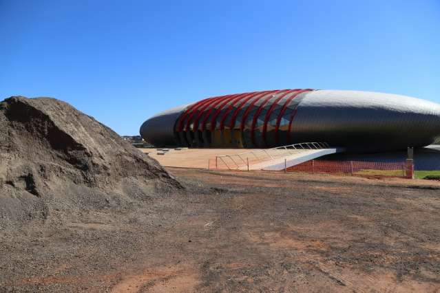 Setor empresarial se re&uacute;ne com governo para cobrar prazos do Aqu&aacute;rio 
