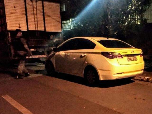 Adolescentes s&atilde;o apreendidos ap&oacute;s roubarem carro de motorista de aplicativo