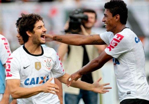 Corinthians goleia Oeste por 5 a 0, com direito a estreia e gol de Pato