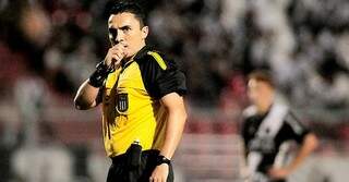 Marcelo Prieto Alfieri será o árbitro no jogo da estreia (Foto: Rodrigo Villalba / Futura Press)