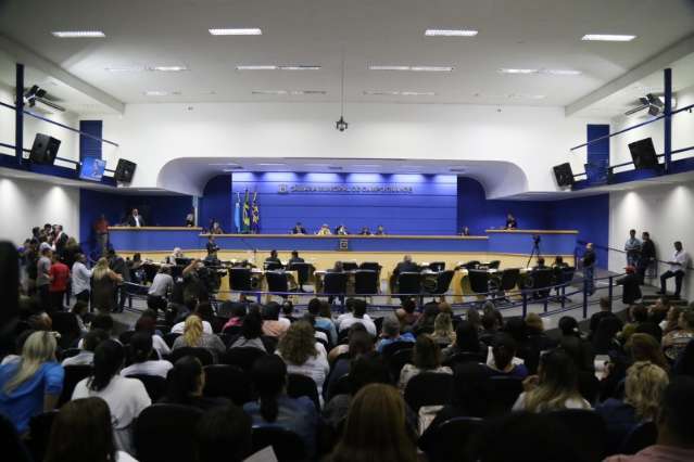 C&acirc;mara aprova reajuste linear de 9,57% para servidores municipais