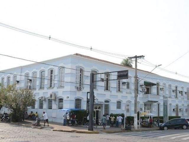 Sob investiga&ccedil;&atilde;o, m&eacute;dico suspeito de cobrar paciente do SUS fica no cargo