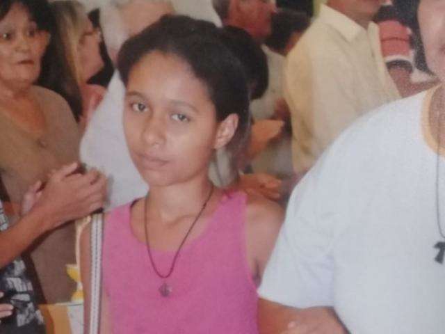 Fam&iacute;lia procura adolescente vista pela &uacute;ltima vez no Terminal Guaicurus