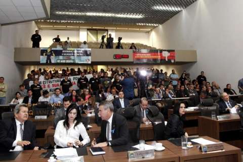 Deputados discutem direitos das mulheres em semin&aacute;rio na Assembleia