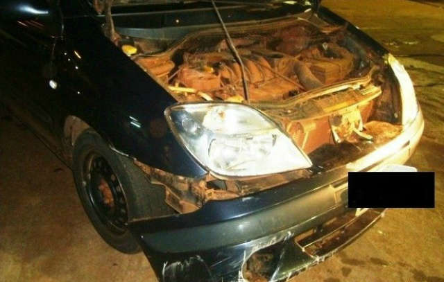  Ap&oacute;s explodir tubula&ccedil;&atilde;o de ar quente, carro bate em bomba de combust&iacute;vel, em Dourados