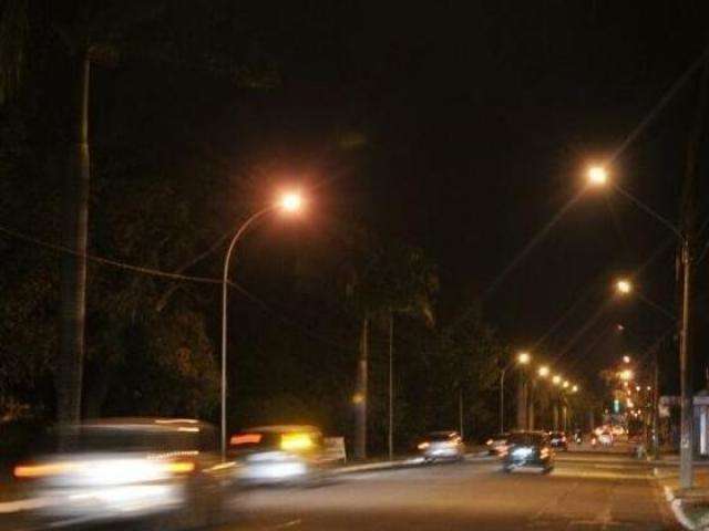 Manuten&ccedil;&atilde;o em rede de ilumina&ccedil;&atilde;o p&uacute;blica ser&aacute; retomada na sexta-feira