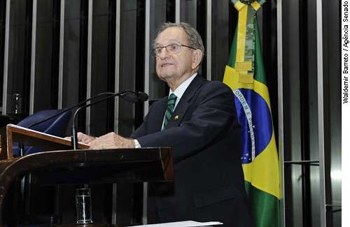Ap&oacute;s pris&atilde;o de servidora por propina, senador prop&otilde;e investiga&ccedil;&atilde;o de recursos