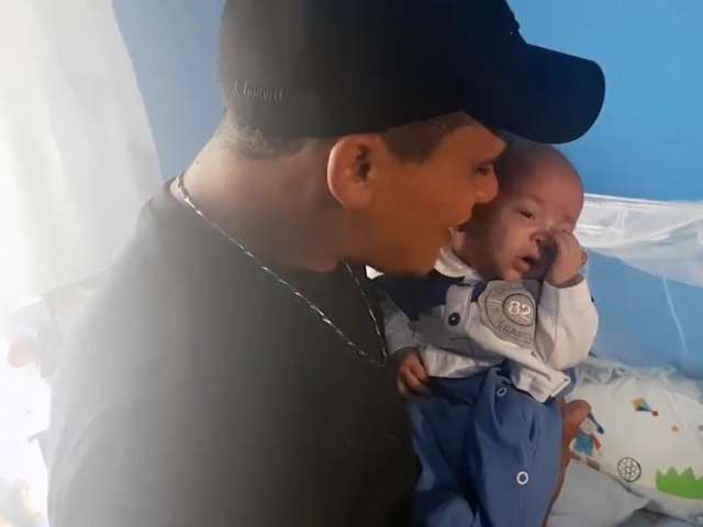 Em casa, beb&ecirc; Yago &eacute; a atra&ccedil;&atilde;o da fam&iacute;lia, ap&oacute;s 7 meses no hospital