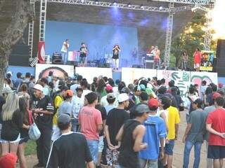 O evento teve 18 atrações musicais além de dança e grafite (Foto: Simão Nogueira)