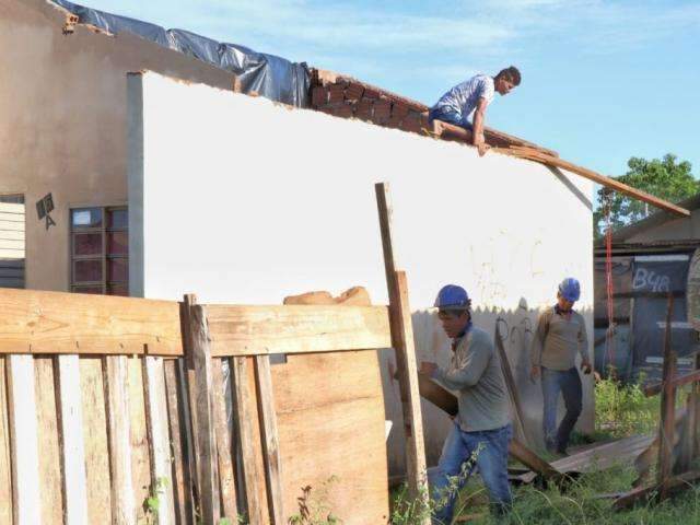 Em loteamento prec&aacute;rio, qualquer ventania &eacute; estrago na certa na Capital