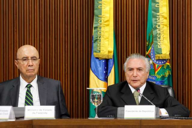 Temer diz que estuda previd&ecirc;ncia e quer lei para limitar gastos p&uacute;blicos 