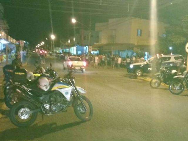 Blitz perto de bar que &eacute; point de universit&aacute;rios apreende 18 ve&iacute;culos